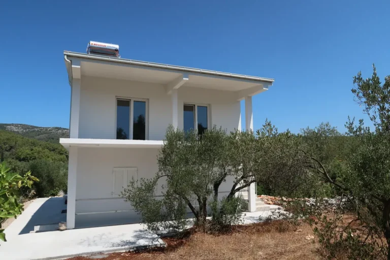 Robinson house among olive trees on Korčula
